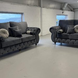 Rio Chesterfield Sofa – Classic Elegance with Buttoned Arms, Strong Legs & Adjustable Sizes