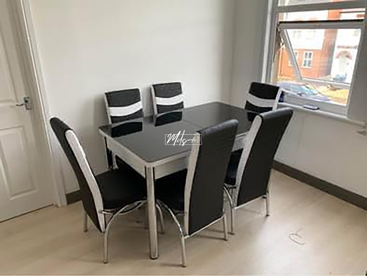 Black & White Turkish Style Dining Table & Chair